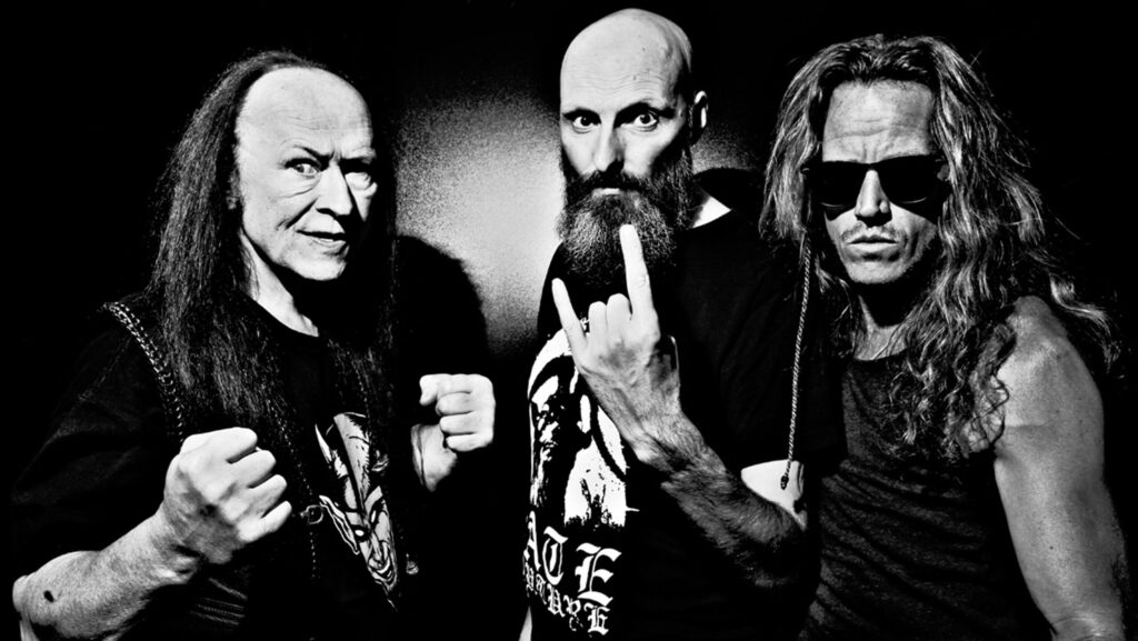 Venom lança novo single e anuncia evento em São Paulo.