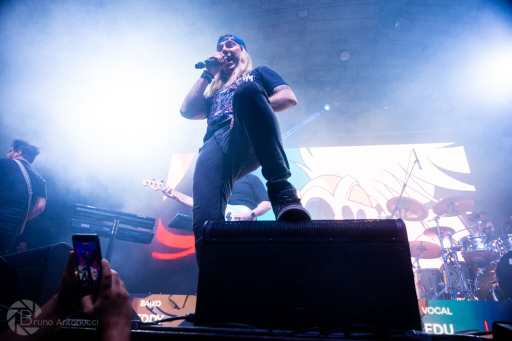 Edu Falaschi cantando no Metal JAM - Foto por Bruno Antonucci/Metal News