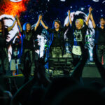 Foto de palco com os integrantes da banda Galneryus