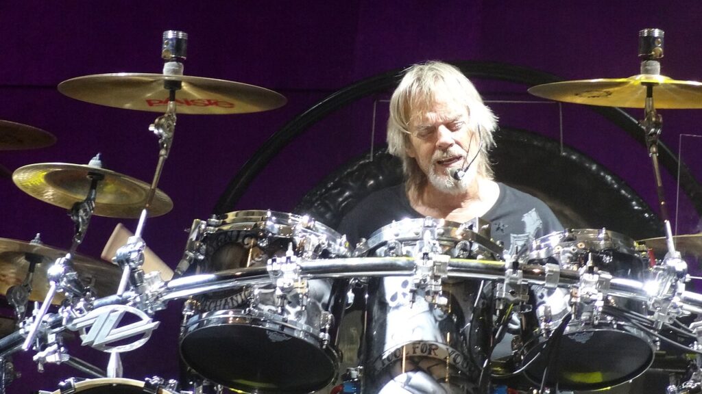 Frank Beard, baterista do ZZ Top, faleceu aos 77 anos.
